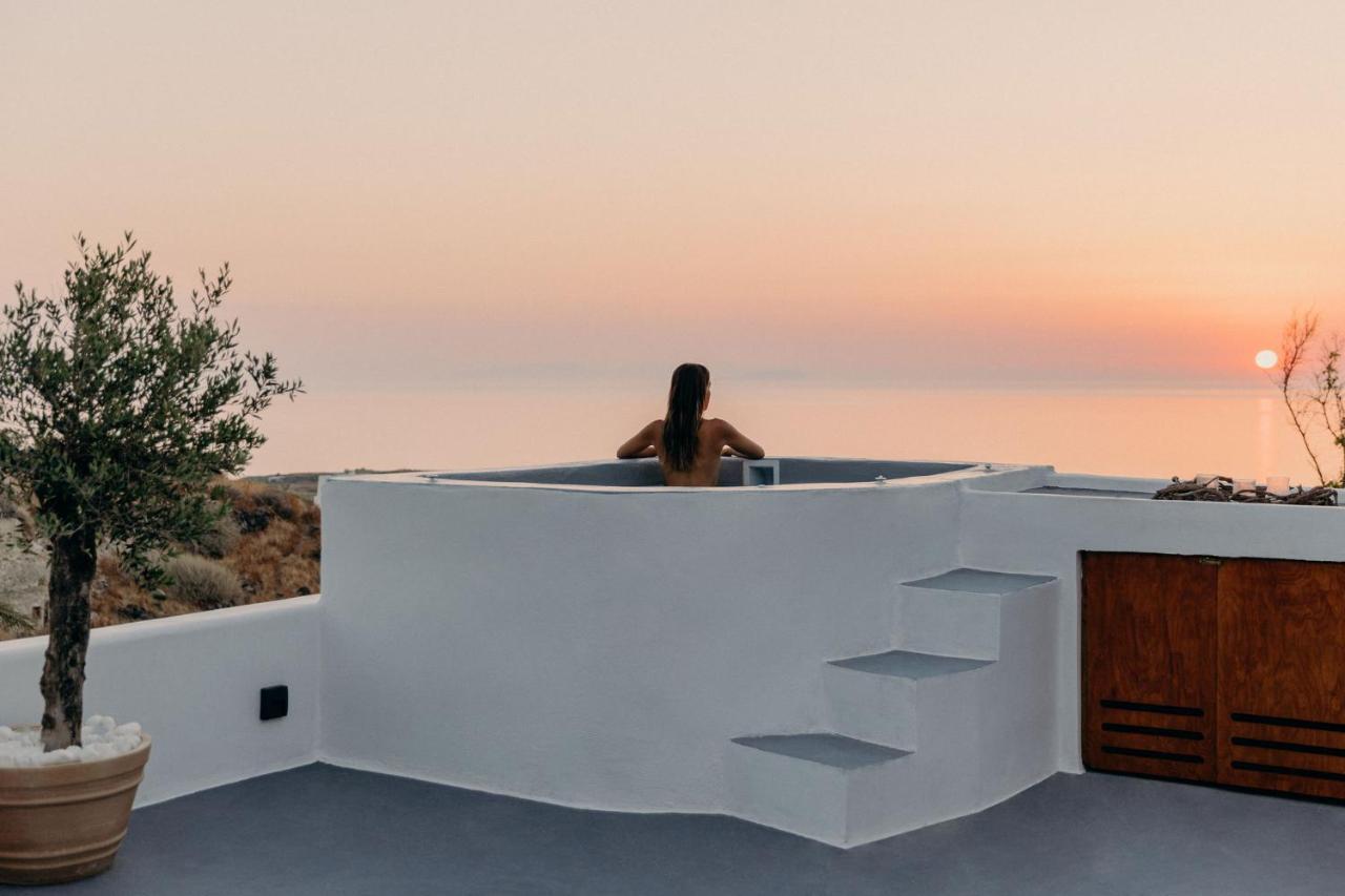 Sando Traditional Cave Villas with Jacuzzi&Sea view Vourvoúlos Esterno foto